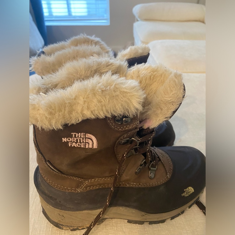 The North Face Chilkat 400 Boots Women's US Sz 6 brown and pink